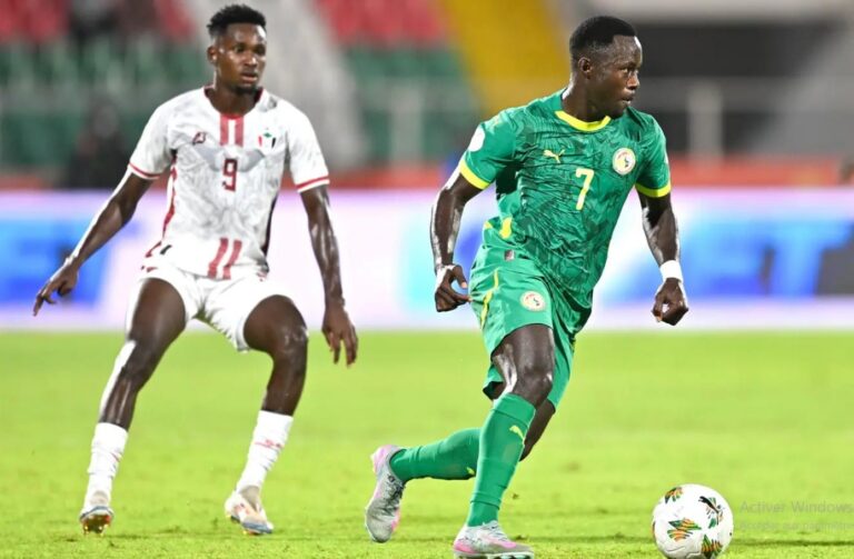 المنتخب السنغالي والمنتخب السوداني