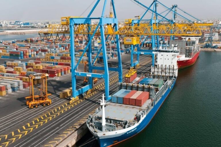 التجارة الخارجية المغربية: انخفاض قيم الواردات وارتفاع صادرات الفصل الثالث من 2025