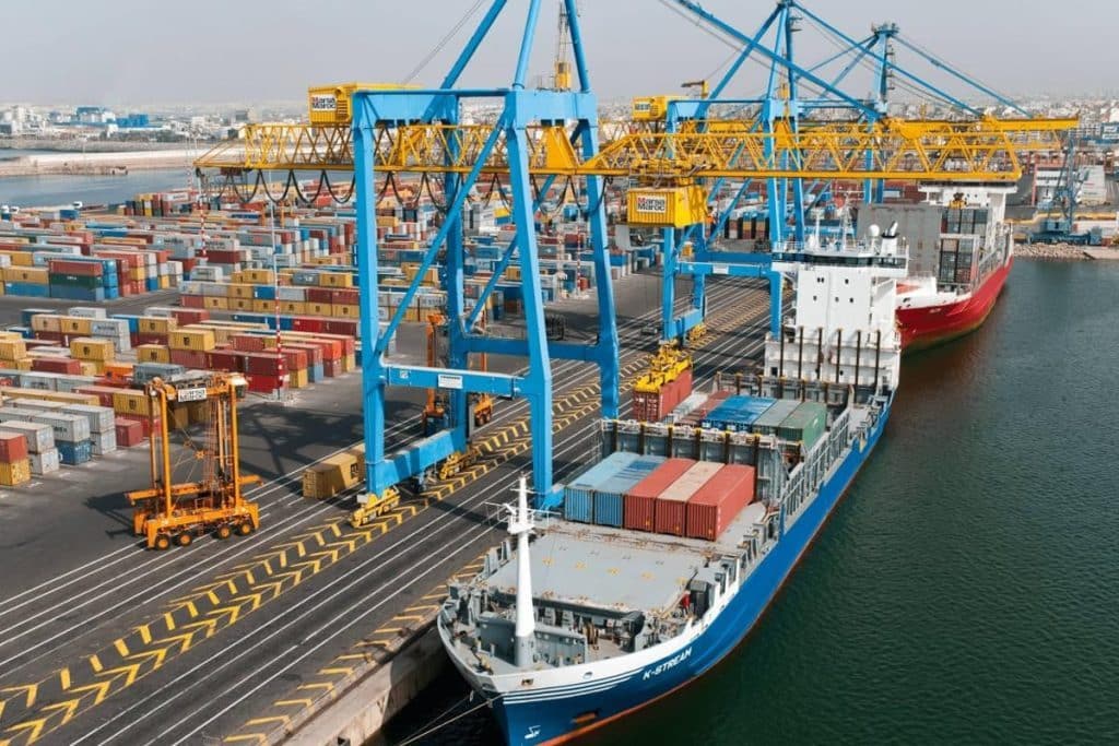 التجارة الخارجية المغربية: انخفاض قيم الواردات وارتفاع صادرات الفصل الثالث من 2025