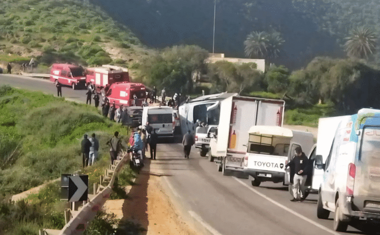حادث سير يودي بحياة 4 موظفين للأمن الوطني بسيدي إفني ويصيب آخرين