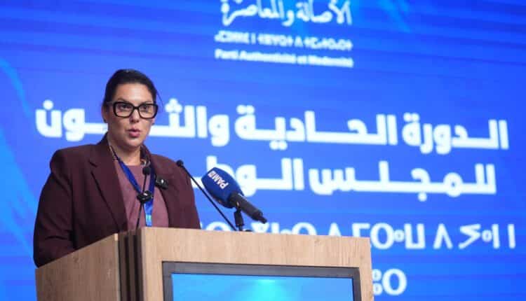 المنصوري توضح موقف "البام" من قرار أخنوش ومستقبل الأغلبية