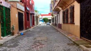 القصر الكبير.. أحياء خالية من سكانها في سباق مع الزمن تحسبا لفيضانات وادي اللوكوس