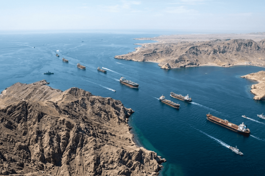 إجلاء أكثر من 9 آلاف أمريكي من منطقة الشرق الأوسط وواشنطن تلوّح بخفر ناقلات النفط عبر مضيق هرمز