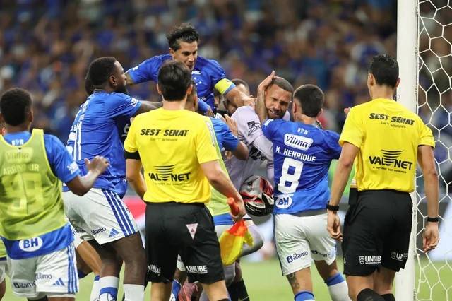 مباراة أتلتيكو مينيرو وكروزيرو