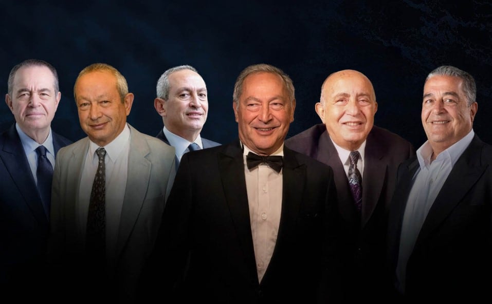من اليمين إلى اليسار ياسين ويوسف منصور وسميح وناصف ونجيب ساويرس ثم محمد منصور. الصورة من المصدر. وتم وتصميمها بواسطة فوربس الشرق الأوسط