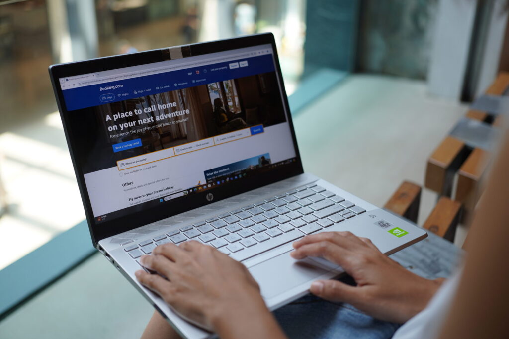 عملية احتيال جديدة تستهدف زبناء Booking.com بعد الحجز