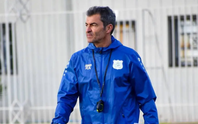 روي ألمايدا يشيد بشجاعة لاعبي الدفاع الحسني الجديدي بعد التعادل البطولي أمام الوداد