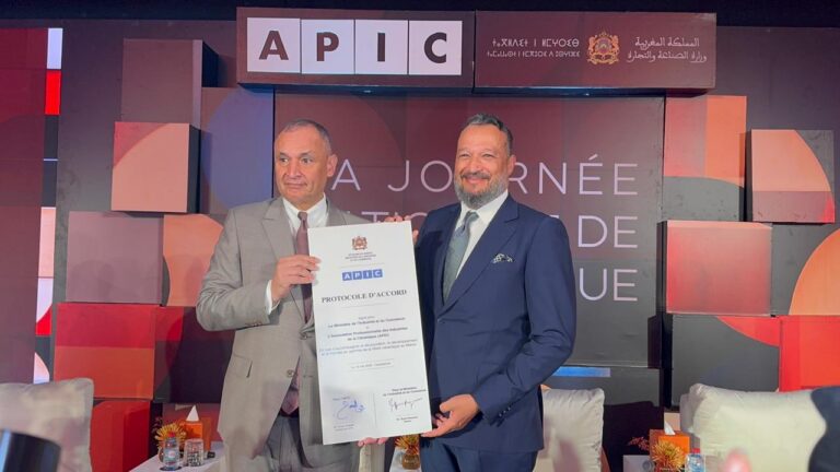 صناعة السيراميك المغربي.. توقيع اتفاق لتطوير وتعزيز علامة “صنع في المغرب” | إحاطة