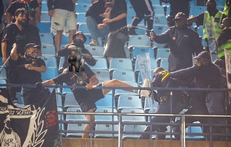 جماهير الجيش الملكي في جنوب إفريقيا