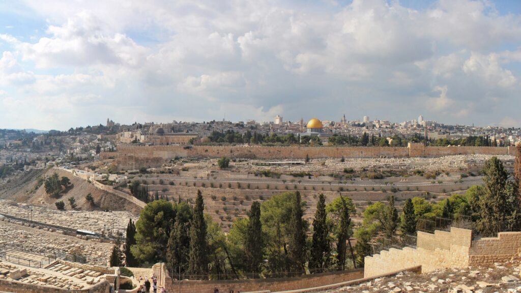 مشهد عام للقدس من جبل الزيتون في صورة توضيحية لقضية القدس
