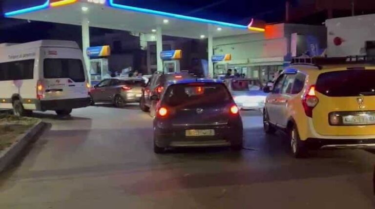 مراكش تحت ضغط الطوابير.. السائقون يتهافتون على الوقود قبل الزيادة في الثمن