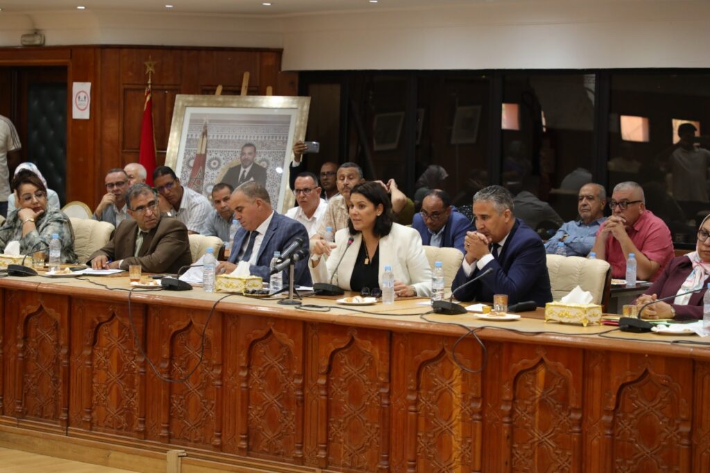 احتفالات عارمة الجماهير بمدينة مراكش بشوارع مراكش عقب فوز المنتخب الوطني ببطولة بكأس العرب على حساب الأردن