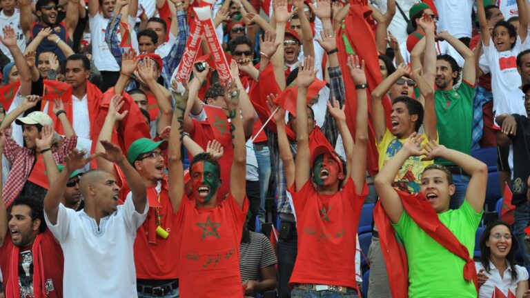 جماهير مغربية تساند المنتخب الوطني لكرة القدم