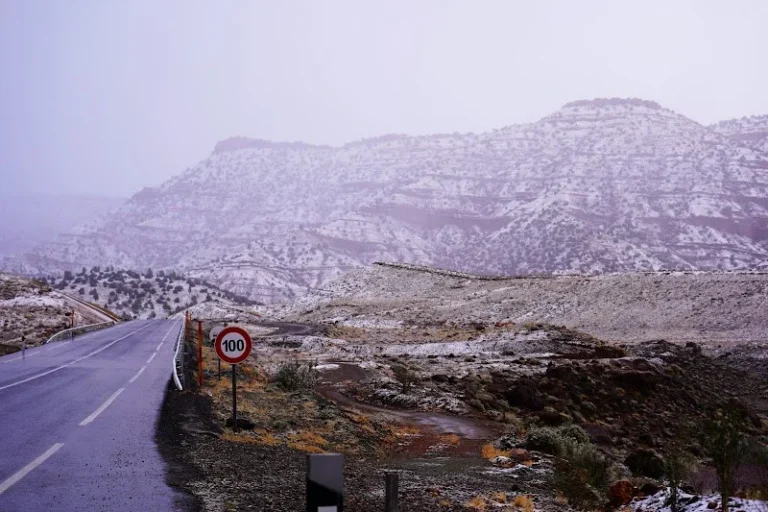 حالة الطقس اليوم بالمغرب.. أجواء باردة وسحب منخفضة ورياح قوية ببعض المناطق