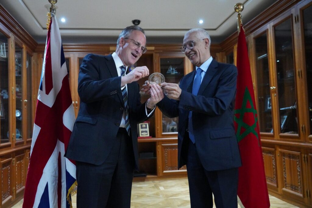 رئيس مجلس النواب يستقبل بعثة الكلية البريطانية الملكية للدراسات الدفاعية ويستعرض التجربة البرلمانية المغربية