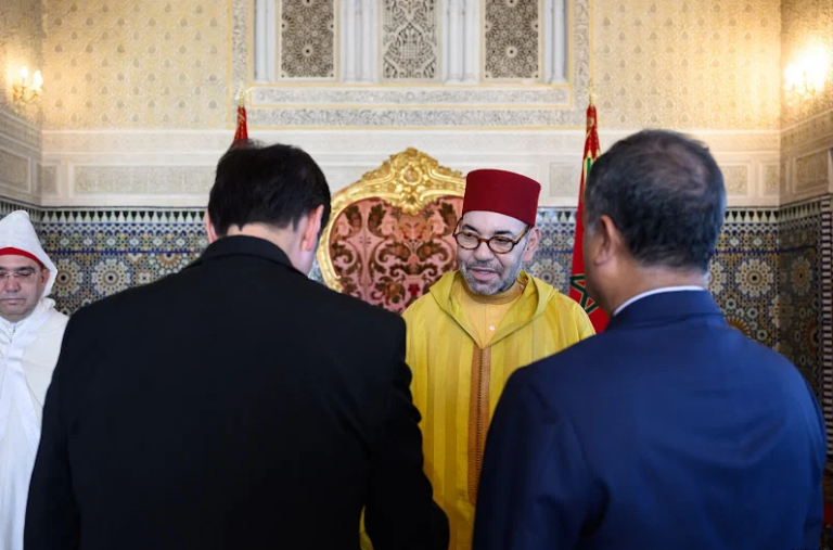 الملك محمد السادس يستقبل سفراء أجانب قدموا أوراق اعتمادهم بالرباط | إحاطة