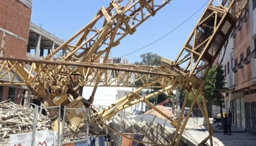 سقوط رافعة بالألفة بالدار البيضاء يخلف أضرارا مادية واستنفارا بعين المكان | إحاطة