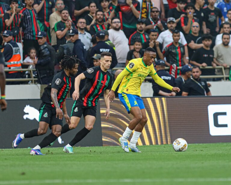 الجيش الملكي يتوج بلقب دوري أبطال إفريقيا للسيدات بعد فوز مثير على أسيك ميموزا