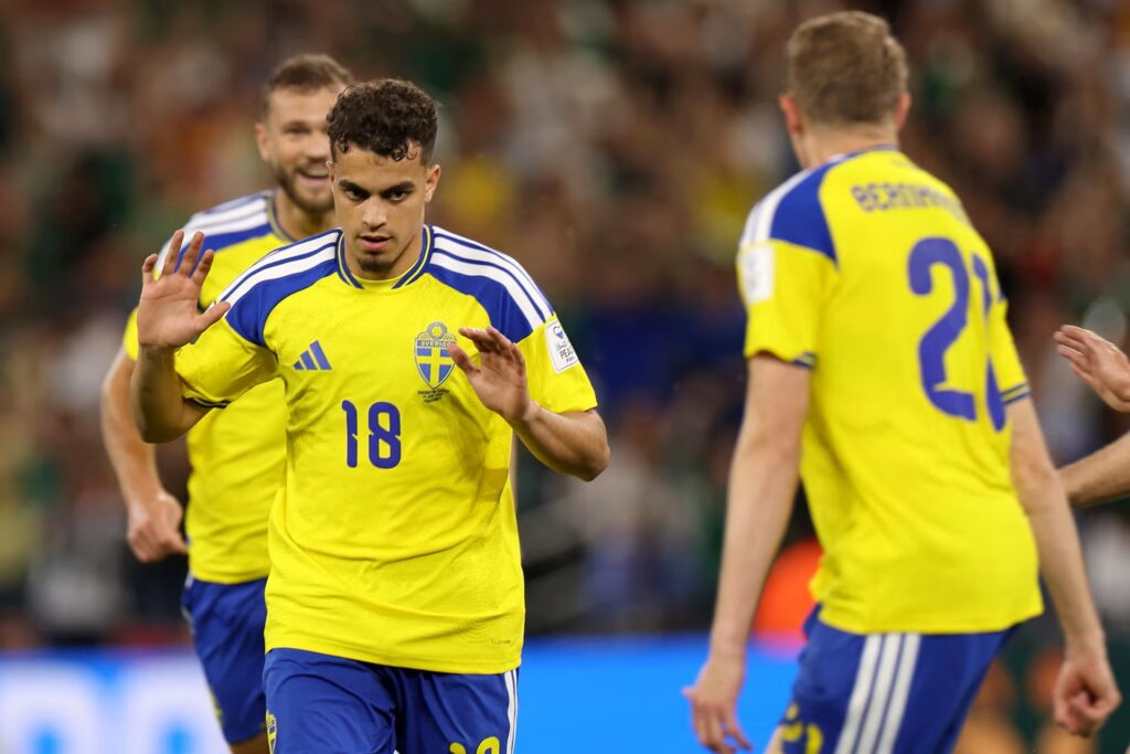 لاعب السويد ياسين عياري يرفض الاحتفال أمام تونس.. تعرف على السبب | إحاطة