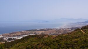 مشهد عام للحدود بين سبتة وشمال المغرب