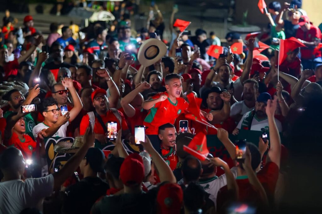 احتفالات عارمة تعم المدن المغربية بعد تأهل الأسود إلى ربع نهائي مونديال 2026
