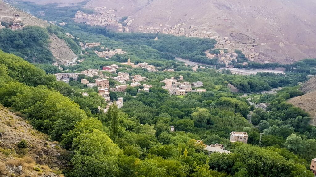 مشهد بانورامي لإمليل وقراها الجبلية في الأطلس الكبير